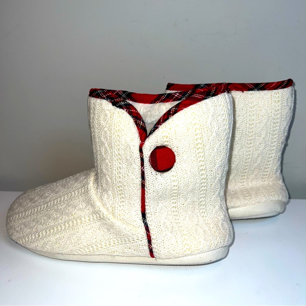 Gold Coast Knit Slippers with Red Plaid Trim